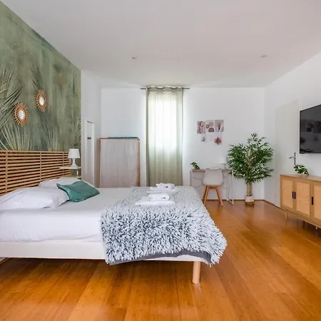 Le Bambou: Grand Studio Au Calme, Climatise, 5 Min De La Gare Bordeaux Exterior photo